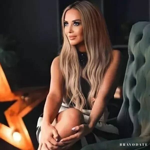 Elena Profile image 1