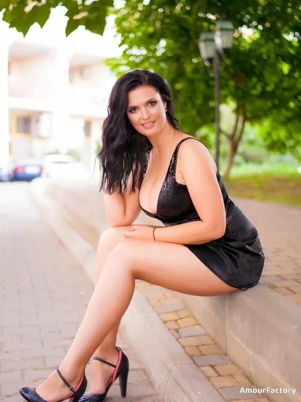 Elena Profile image 1