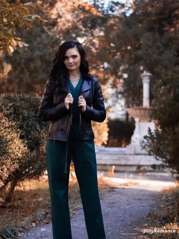 Anna, 31